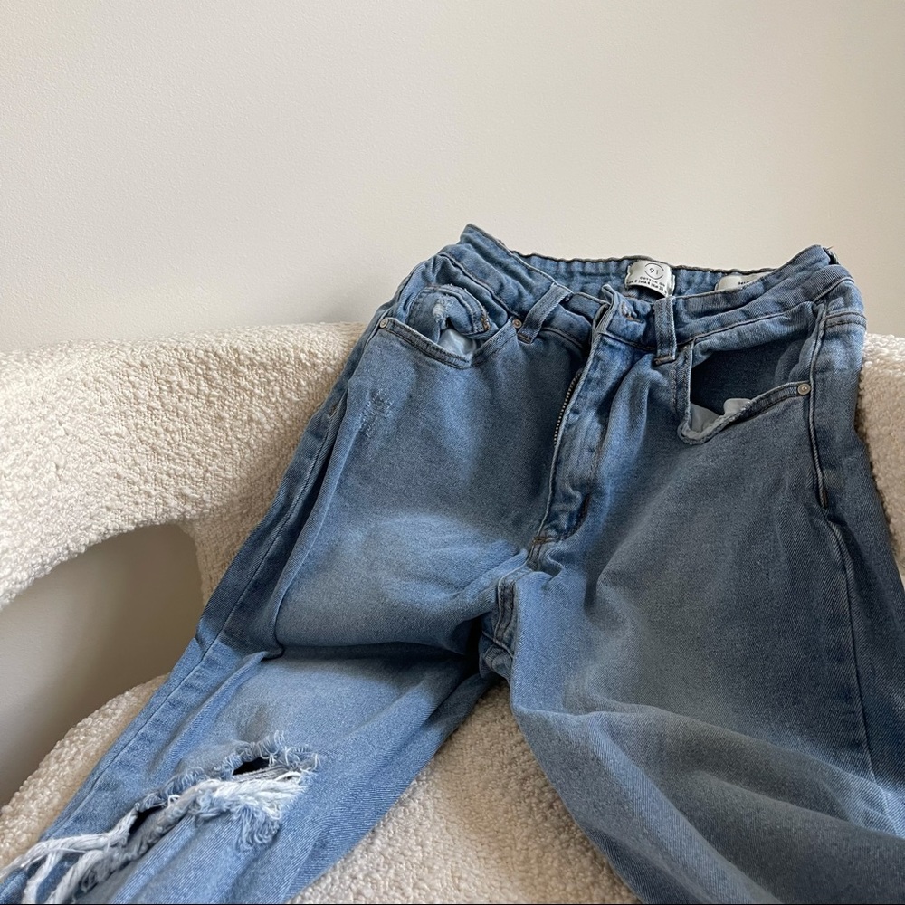 Cotton On High 90’s Distressed Mom Jeans